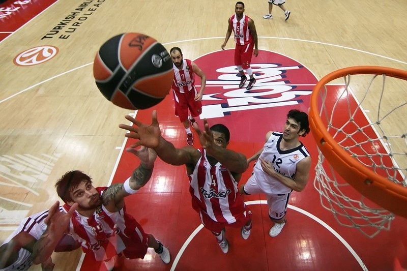 Ολυμπιακός: Το ριμπάουντ του Χάινς (video)