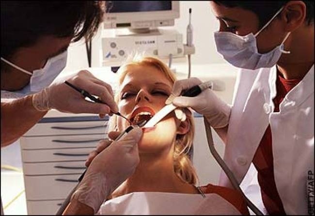 ΣΟΚ: Πήγε σε οδοντίατρο για 3 δόντια και δείτε σε τι κατάσταση έφυγε