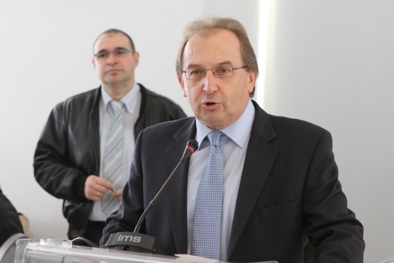 Παπακωνσταντίνου: «Όλοι μαζί για τη σωτηρία»