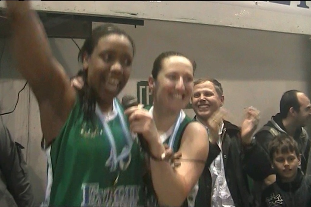 Παναθηναϊκός: Ντέλβα, Καλέντζου τραγουδούν συνθήματα (video)