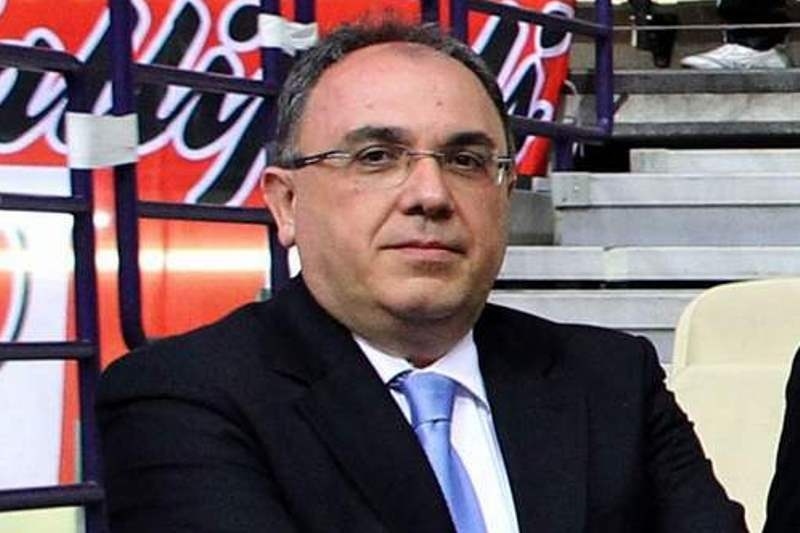 Οζερχούν: «Υπέρ του Ολυμπιακού οι διαιτητές»