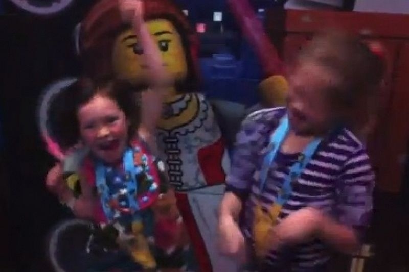 Το ασανσέρ Disco και ο τρελός χορός