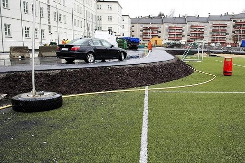 Νορβηγία: Έχτισαν δρόμο μέσα σε γήπεδο!