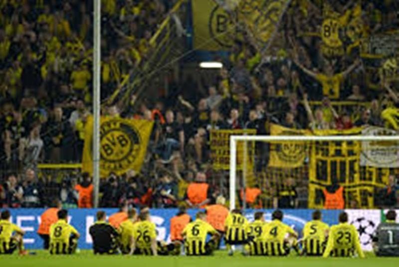 Μπορούσια Ντόρτμουντ: Το You ‘ll never walk alone από τους οπαδούς (video)