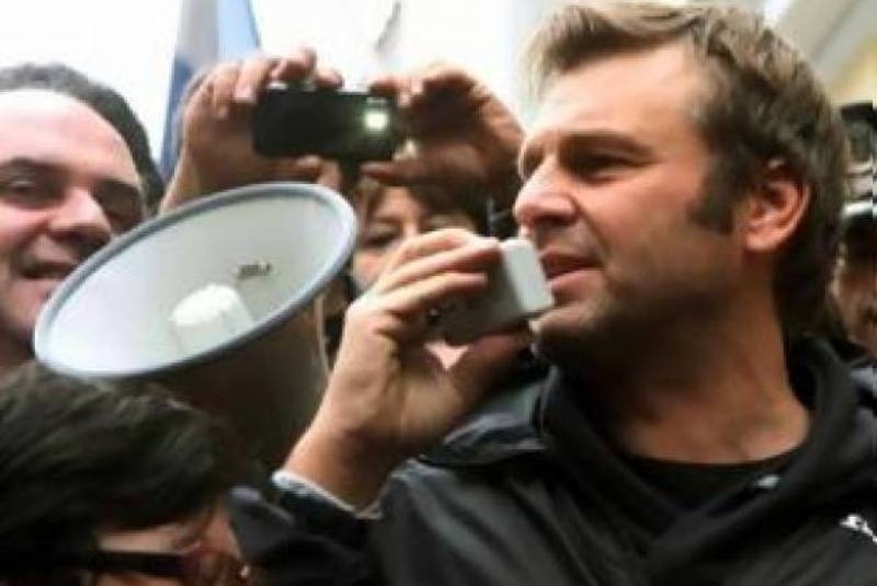 Μπροστάρης ο Γκλέτσος: Είστε ωραίοι σαν Έλληνες – Μη φοβάστε τίποτα