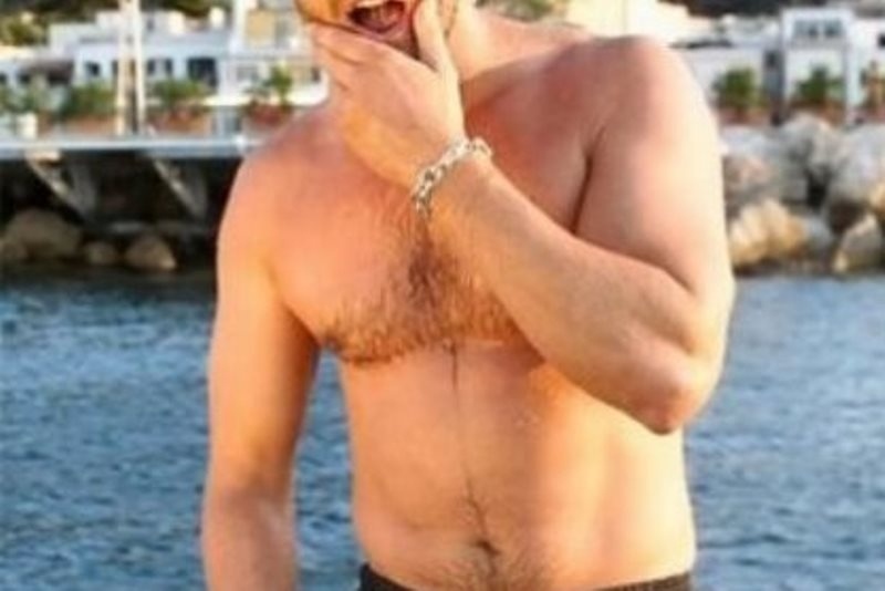 Ποιος γόης του Hollywood βάζει πάγο στους... όρχεις του, για να αποκτά αυτοσυγκέντρωση;