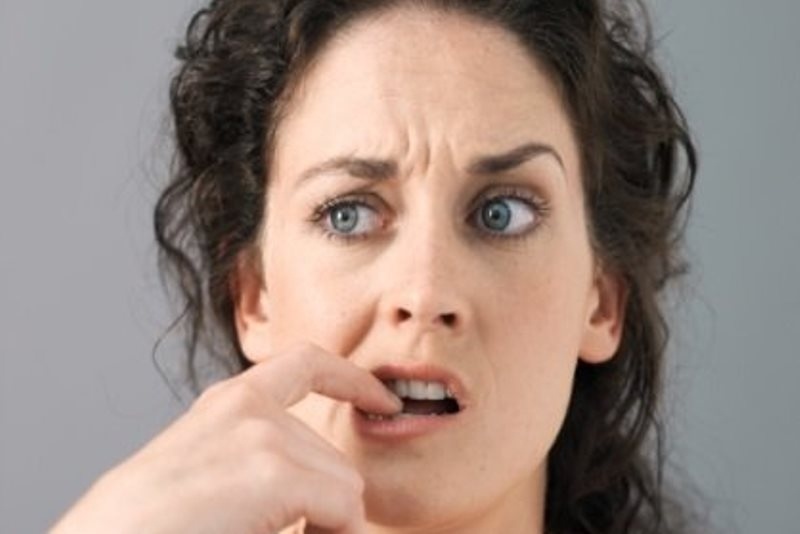 Τρία χρόνια σε μία σχέση που με πάει πίσω. Τι να κάνω;