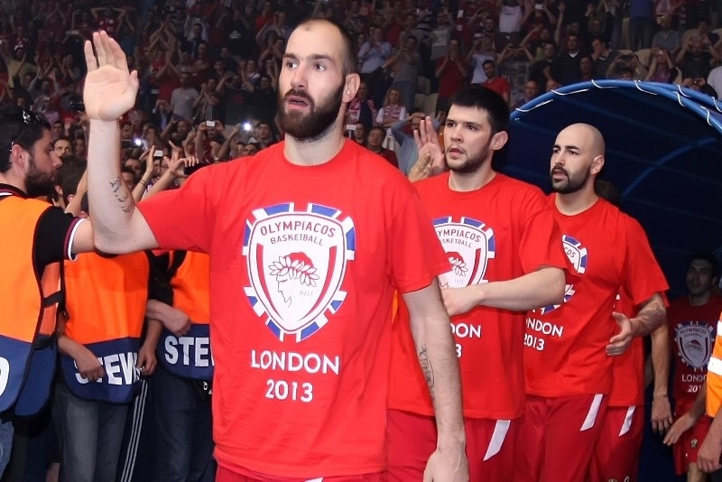 Ολυμπιακός: Ντυθείτε βρετανικά (photos)