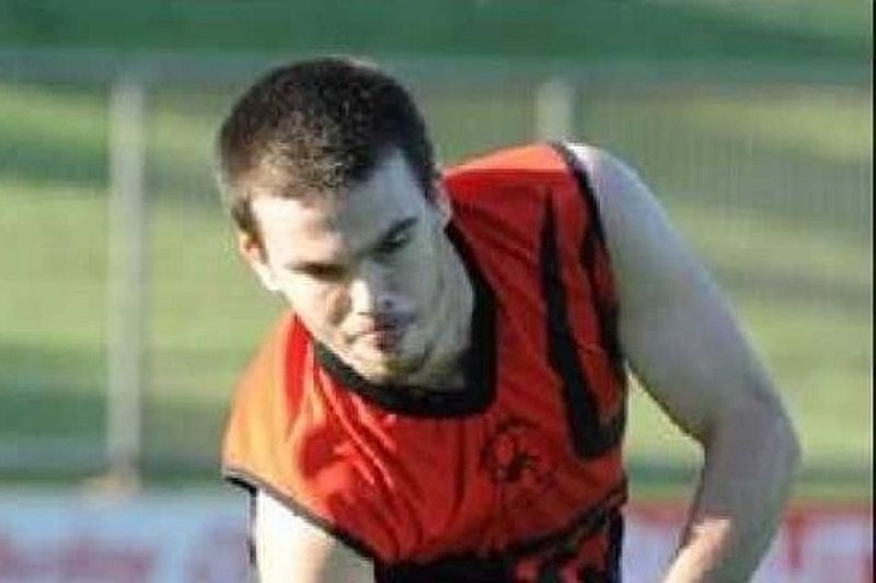 ΣΟΚ: Νεκρός αθλητής του χόκεϊ από δάγκωμα φιδιου (videos)