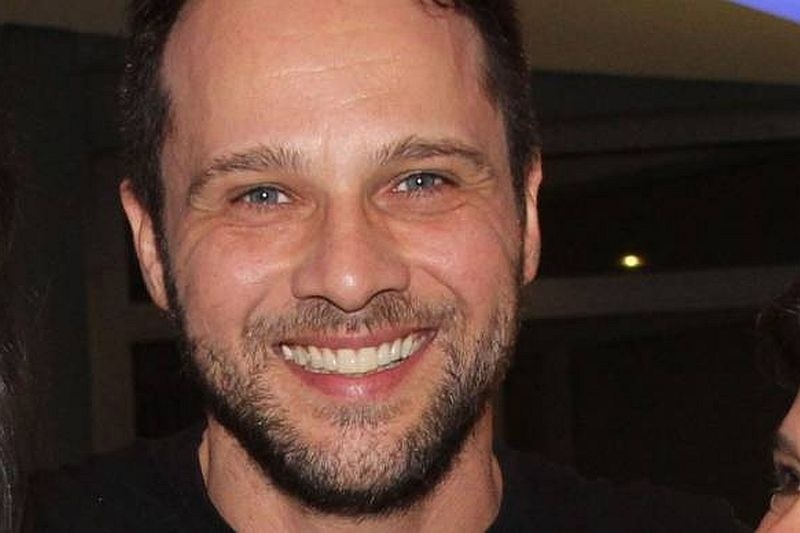 Μέμος Μπεγνής: «Θα χώριζα αν η σχέση μου, μου έλεγε να συγκατοικήσουμε»