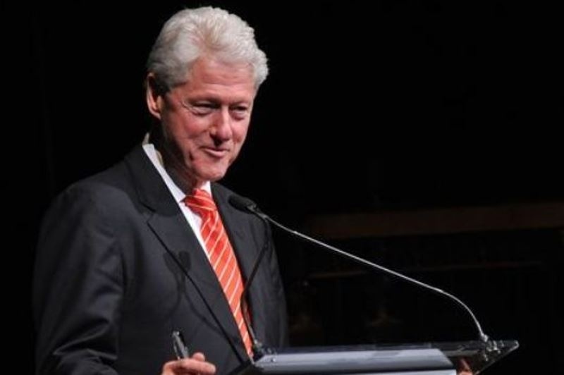 Υπέρ του Κόλινς ο Κλίντον!