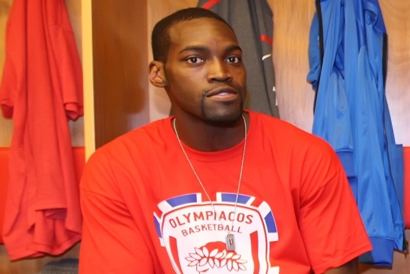 Ολυμπιακός: Υπέρ του ομοφυλόφιλου Κόλινς ο Πέρκινς