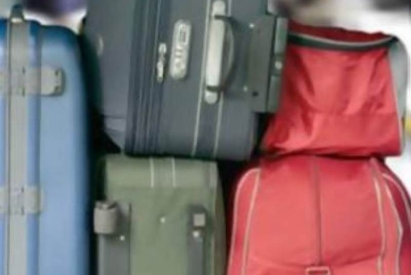 Έμειναν άφωνοι όταν άνοιξαν την παιδική βαλίτσα και βρήκαν μέσα...