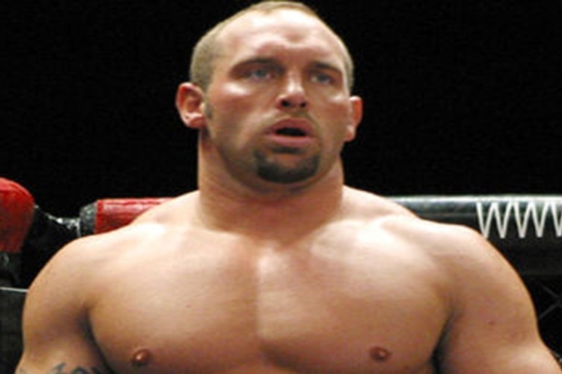 UFC: Τα παράτησε ο Shane Carwin