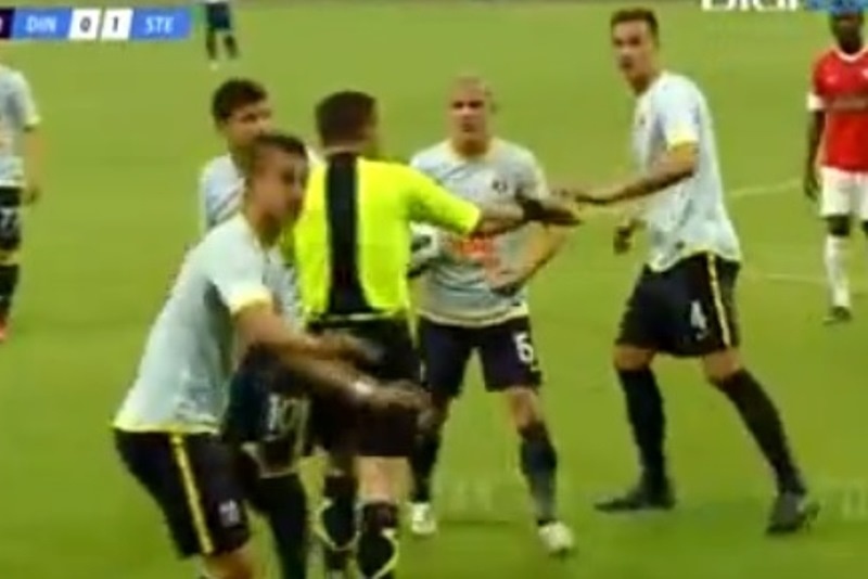 Ρουμανία: Επεισόδια στο Ντιναμό - Στεάουα (video)