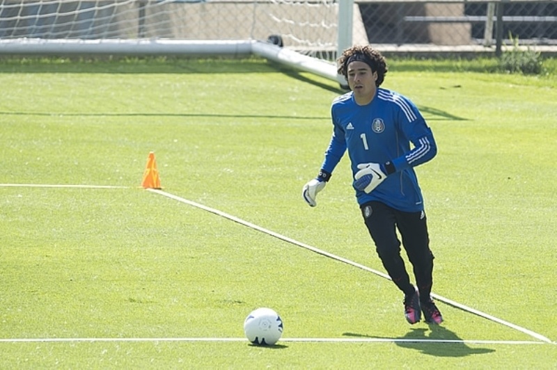 Ολυμπιακός: Νέα σενάρια για Οτσόα