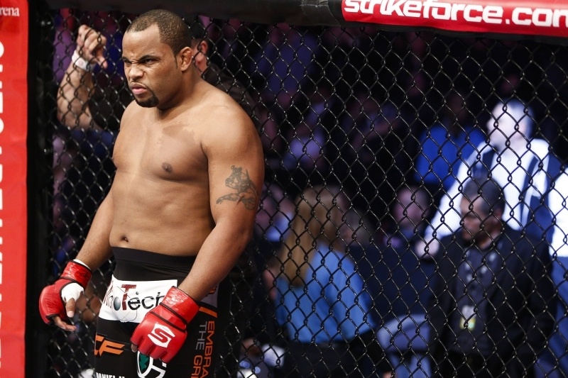 UFC: Κρατά η κόντρα Jones με Cormier