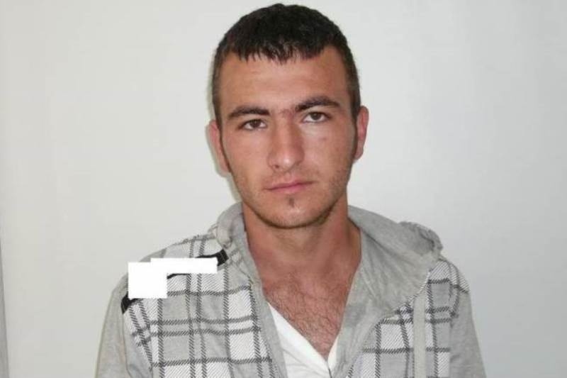 Ο διάλογος του Αλβανού με την 13χρονη και την αδερφή της στο Facebook