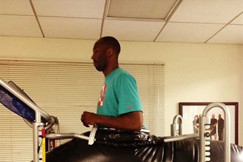 Λος Άντζελες Λέικερς: Τα ειδικά παπούτσια «Medical Mamba» του Κόμπι (photo)