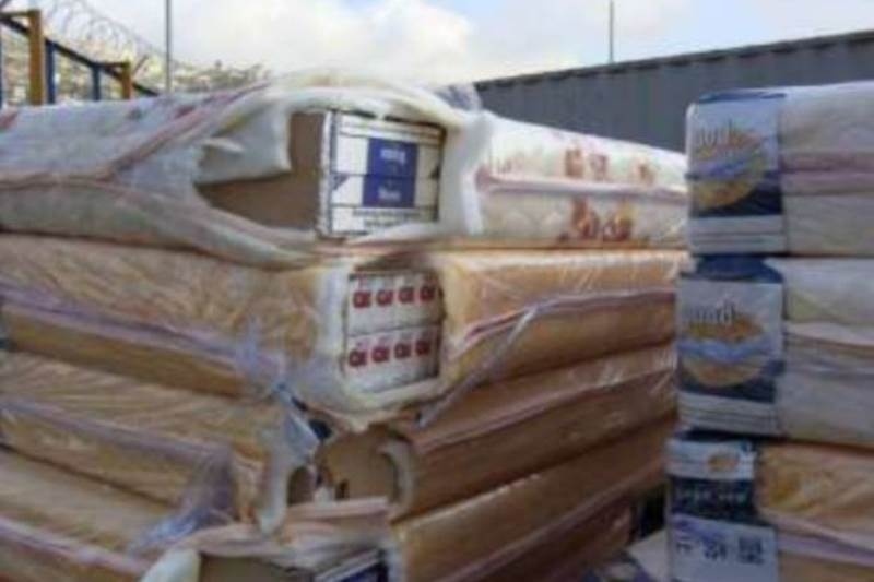 Χειροπέδες σε λαθρέμπορους τσιγάρων με 1.746 πακέτα
