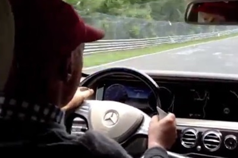 Μερσέντες: Εντυπωσιακή οδήγηση από τον Νίκι Λάουντα! (video)