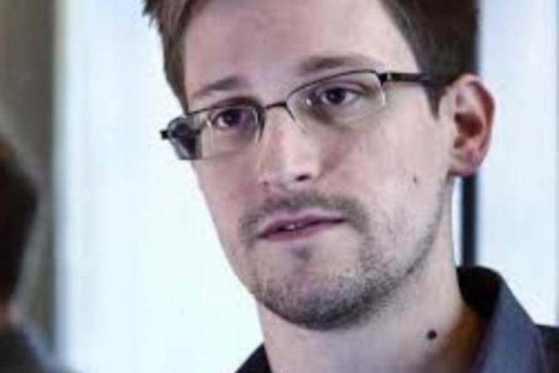 Το Κρεμλίνο δε γνωρίζει αν ο Σνόουντεν θα ζητήσει ρωσική υπηκοότητα