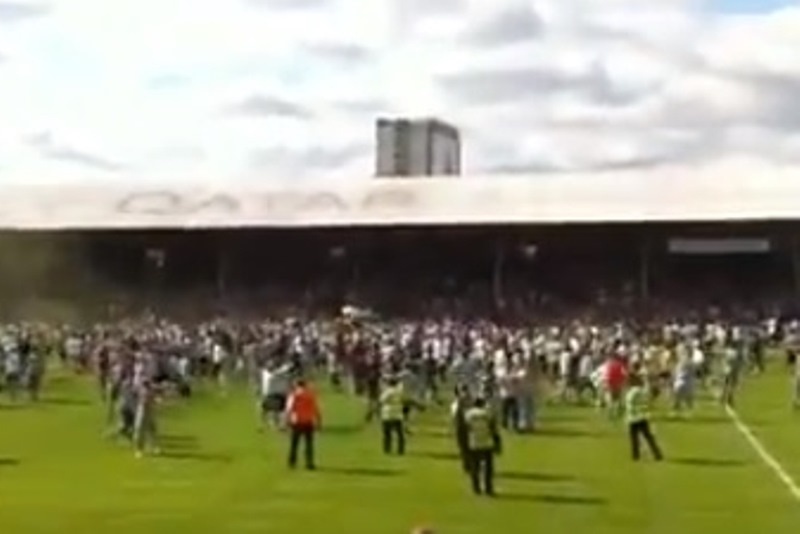 Σέλτικ: Εισβολή οπαδών με Μπρέντφορντ (video)