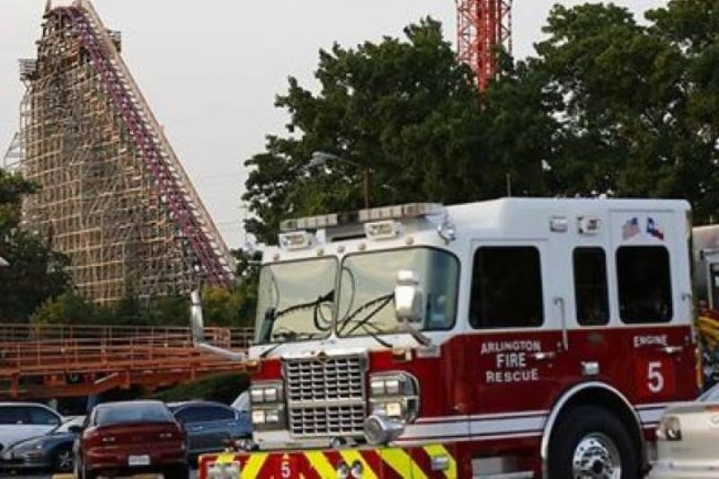 ΣΟΚ: Έπεσε στο κενό από τρενάκι μπροστά στα μάτια των παιδιών της