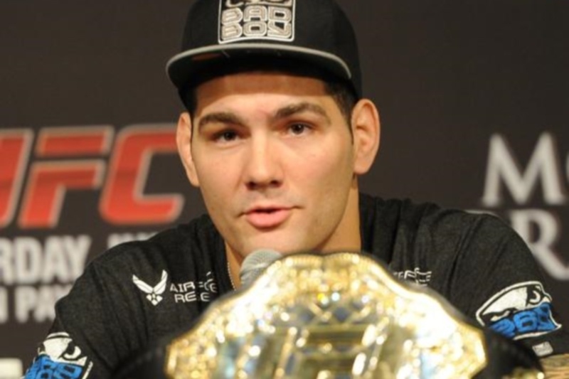UFC 168: Τα… γεννητικά όργανα του Weidman (video)