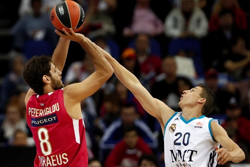 Ρεάλ Μαδρίτης: Ανανέωσε ο Κάρολ