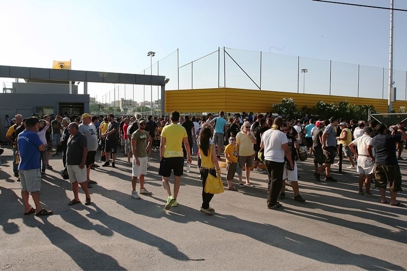 ΑΕΚ: Ο κόσμος… δεν έλεγε να φύγει!