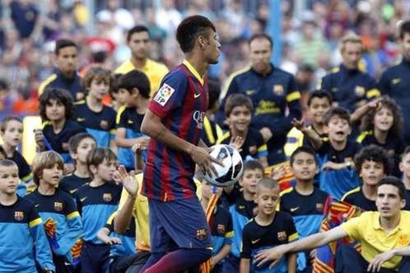 Νεϊμάρ: «Δεν είμαι μετροσέξουαλ σαν τον Μπέκαμ»