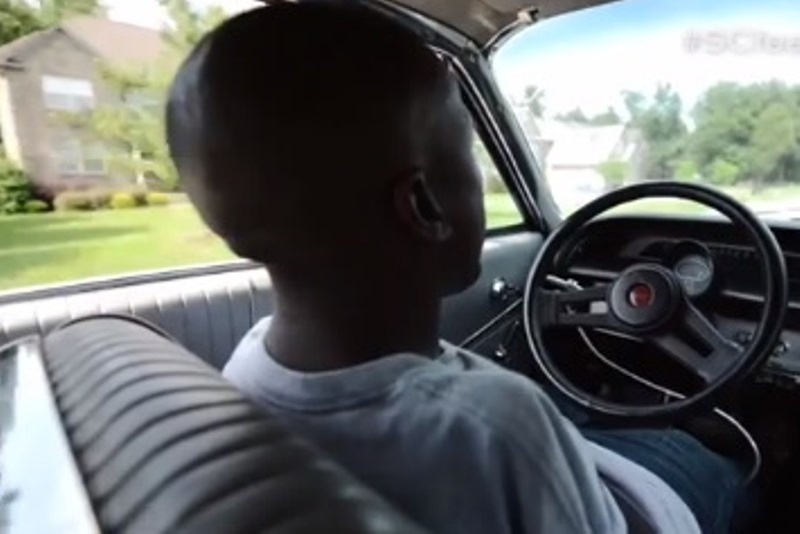 NASCAR: Δεν έχει χέρια, αλλά οδηγεί! (video)