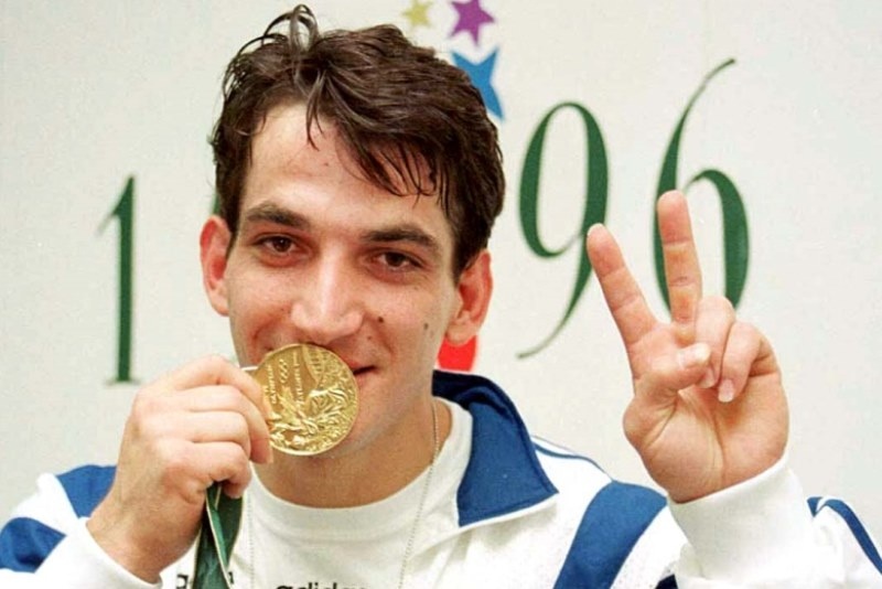 Δήμας: «Έκλεβα μούσμουλα και…»