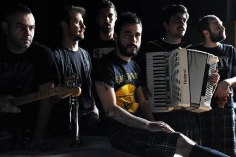 Μέλος των «Koza Mostra» είχε τροχαίο ατύχημα τα ξημερώματα