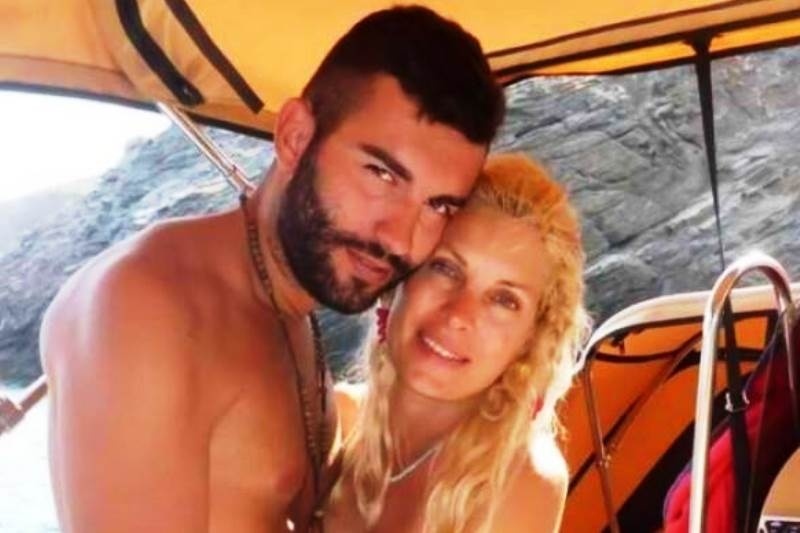 Η νέα φωτογραφία που πόσταρε ο αδερφός της Μενεγάκη στο facebook!