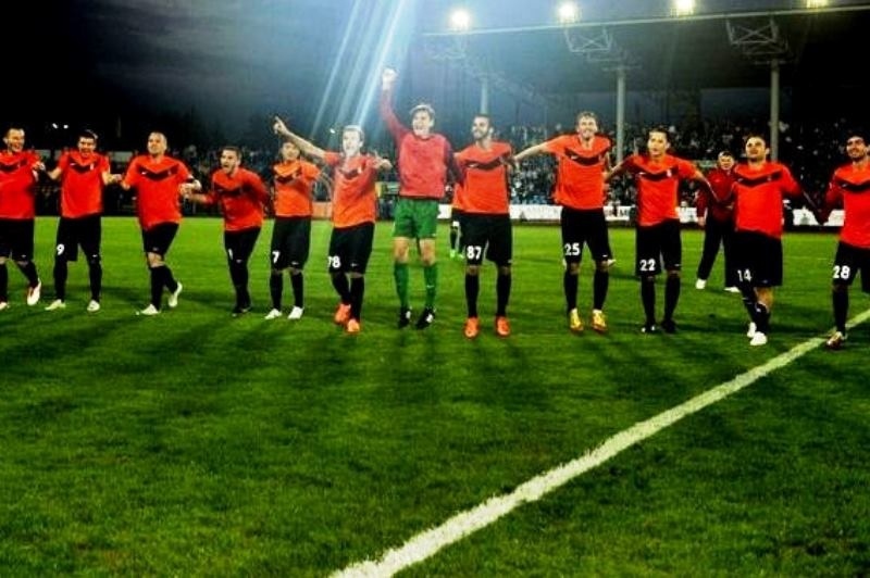 «Καθάρισε» η Σαχτέρ (videos)