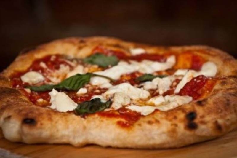 Η πίτσα πρωταγωνίστρια σε... περιστατικά οικογενειακής βίας