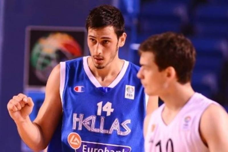 Φιλαθλητικός: Καμπερίδης κι άλλοι δύο
