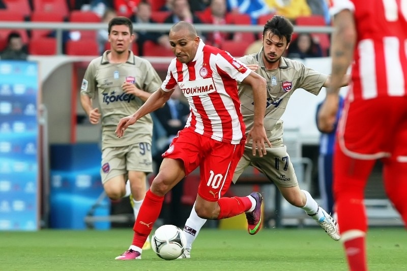 Μιλάει με Έλτσε ο Τζεμπούρ