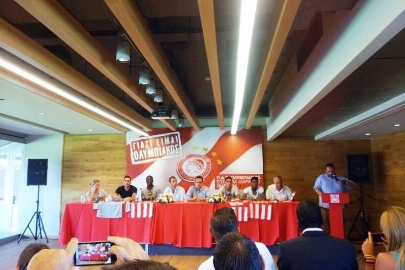 «Τιμή μας που ήρθαμε στον Ολυμπιακό» (video)