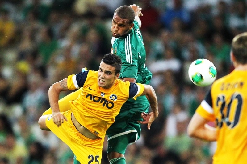 AEK: Σε αναμονή για Κουρμπέλη