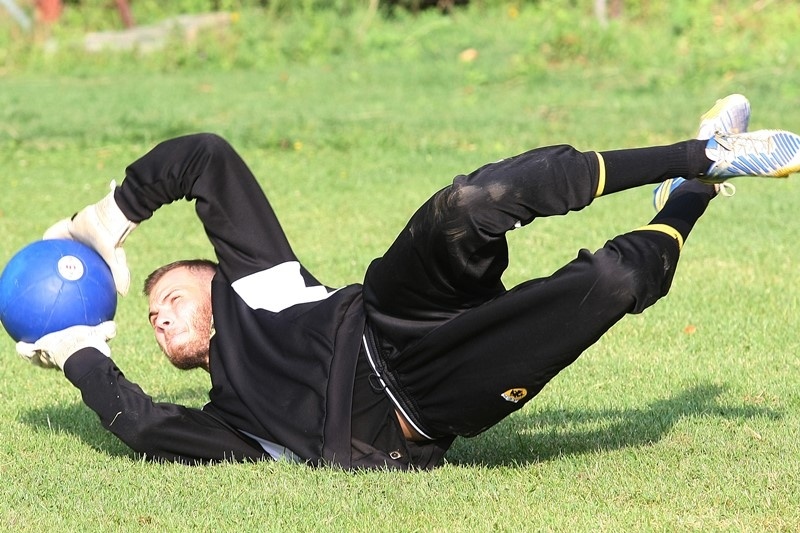 AEK: «Μάχη» για τα… γάντια του βασικού