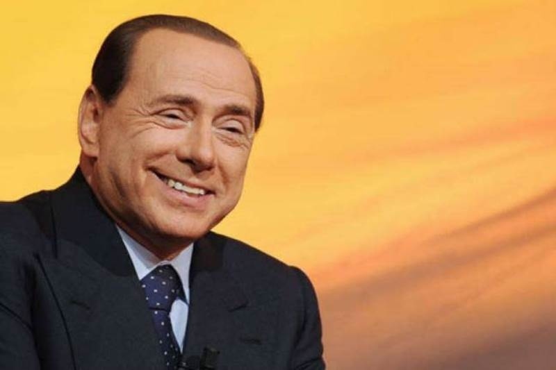 Μπερλουσκόνι: «Δεν το βάζω κάτω, αντέχω»