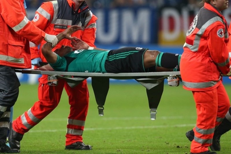 Σάλκε: Αγωνία για Φαρφάν (photos)