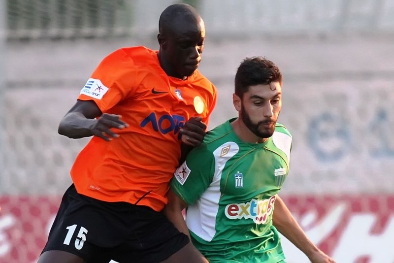 Λεβαδειακός: «Έδεσε» Μαχαίρα ως το 2016