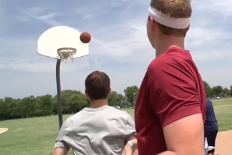 Το πιο άθλιο μπάσκετ που έχετε δει (video)