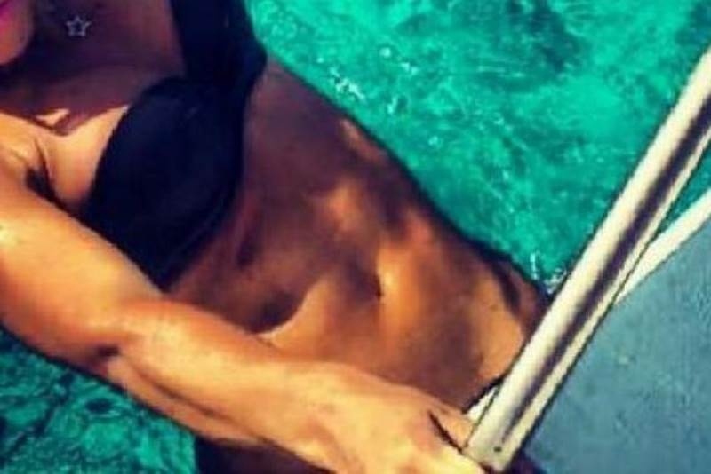 Οι καλογυμνασμένοι κοιλιακοί της… (φωτό)