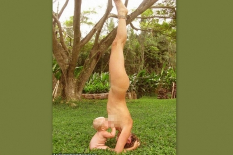 Την διέγραψαν από το instagram επειδή θήλαζε το μωρό της γυμνή!