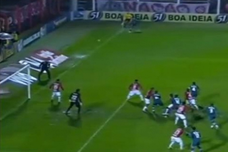 Ντουντού: Το χειρότερο κόρνερ όλων των εποχών! (video)